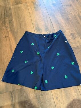 EUC Women's Coral Bay Navy golf Shorts with Green Embroidered Clover size 12